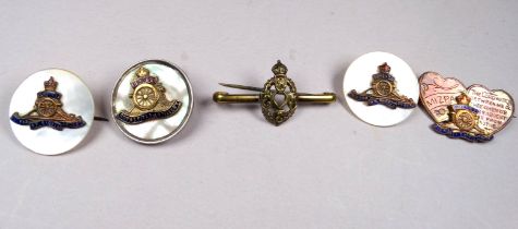 A Royal Artillery 'Mizpah' sweetheart brooch - copper intertwined hearts incorporating an