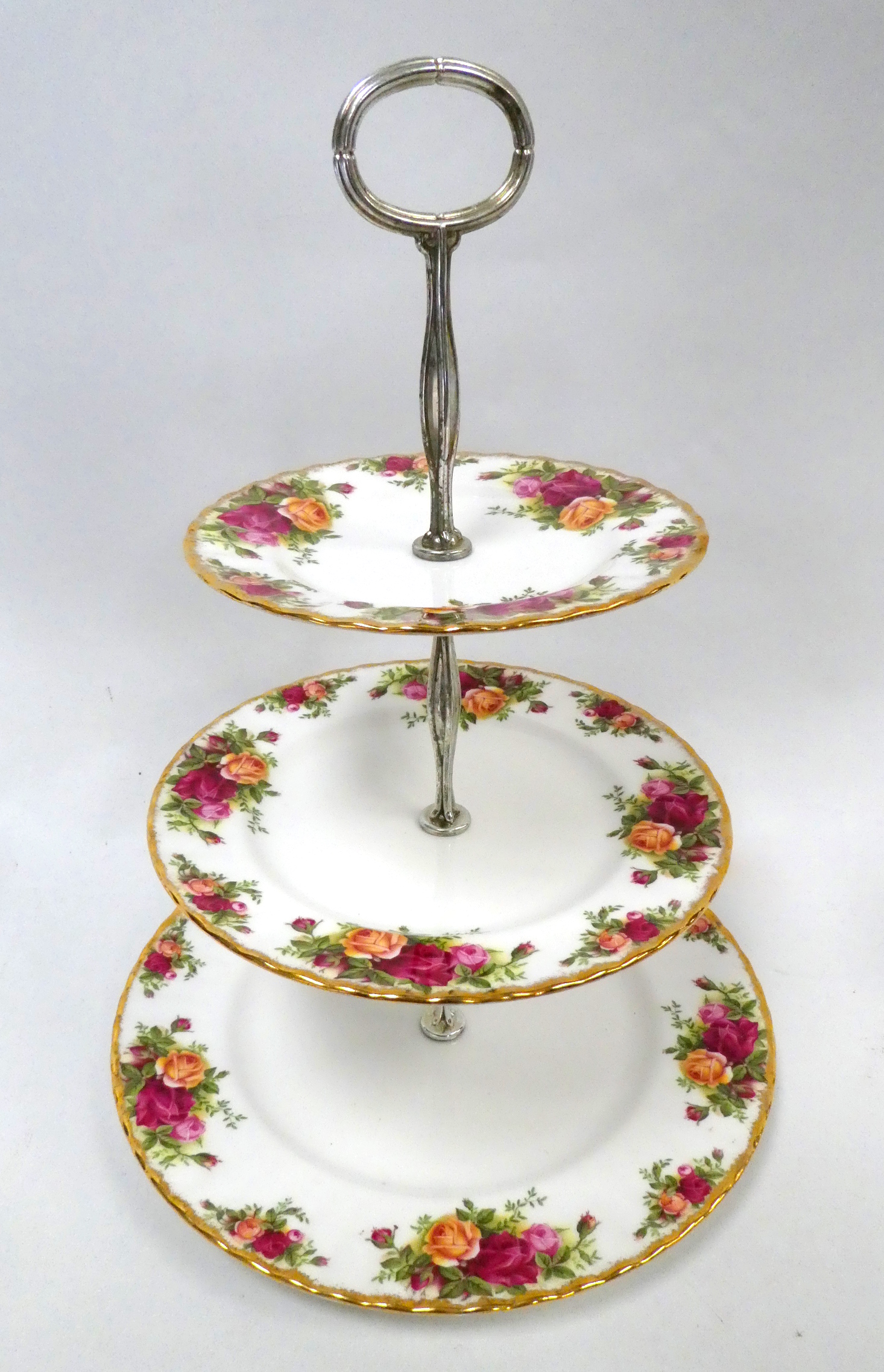 A quantity of Royal Albert teaware - 'Old Country Roses' pattern, including six cups and saucers, - Image 2 of 4