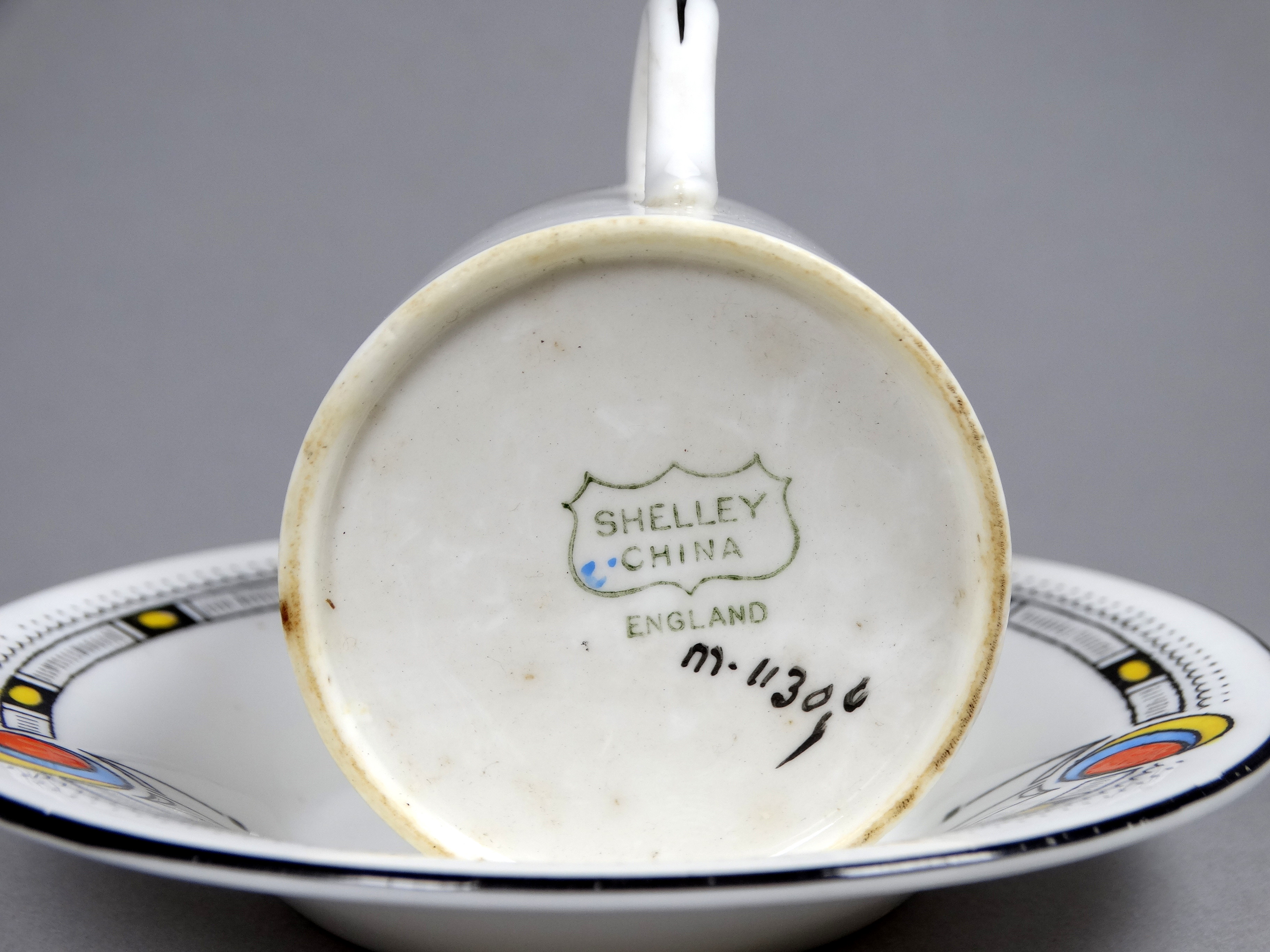 Five early 20th century Shelley coffee cans and saucers - with Art Nouveau decoration. - Image 4 of 5