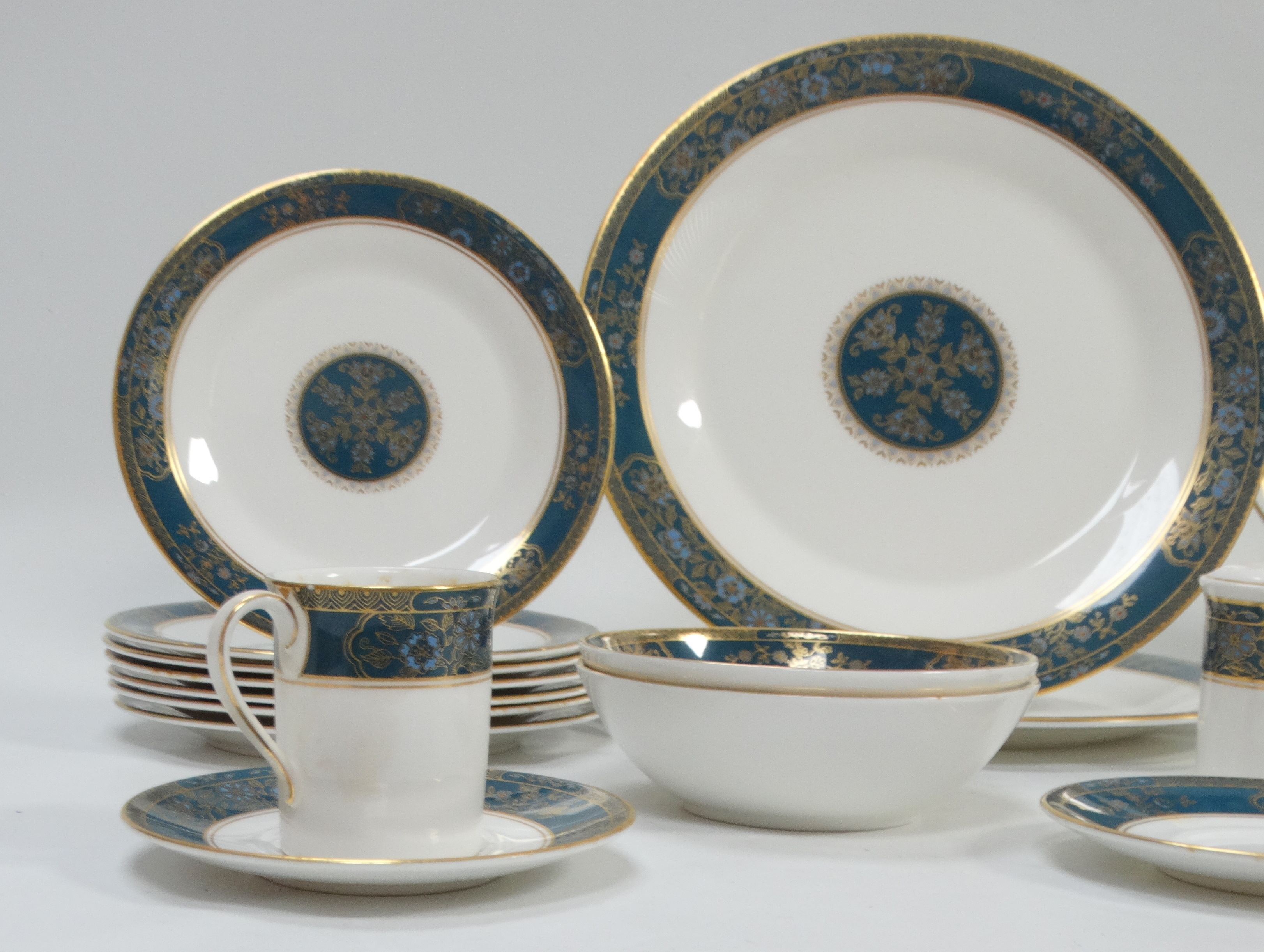 A Royal Doulton 'Carlyle' pattern part dinner service - comprising a coffee pot, two napkin rings, - Image 4 of 5