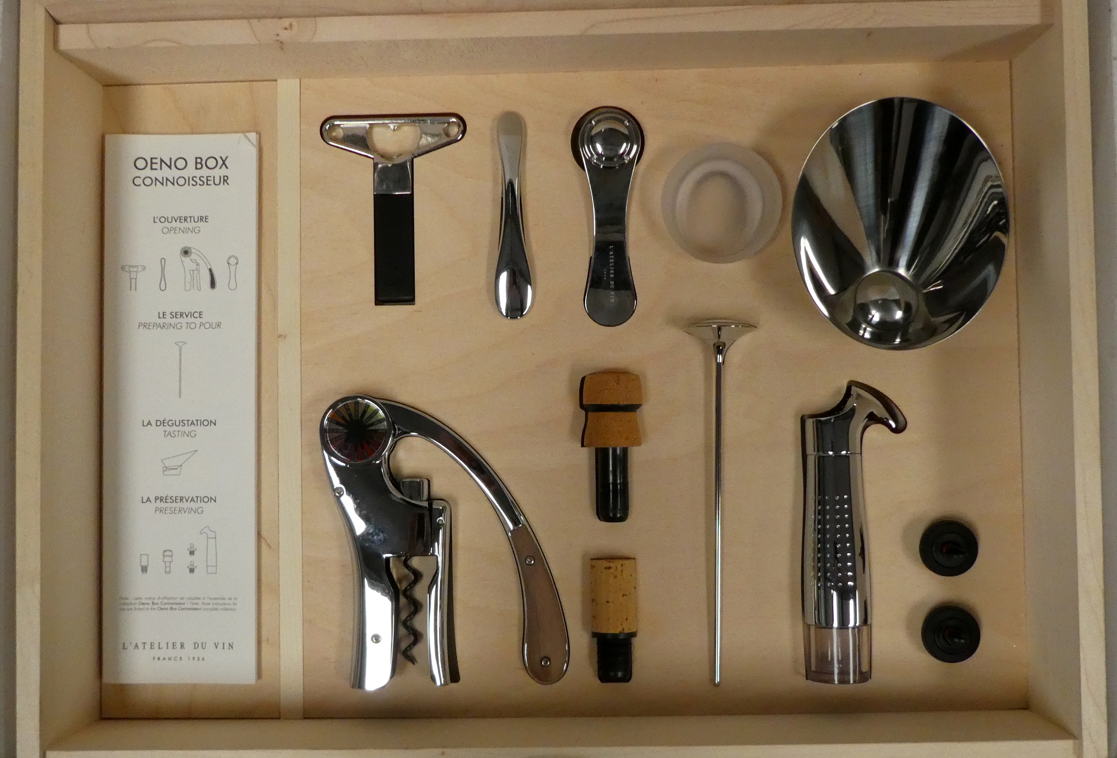 Oeno Box Connoisseur - a complete selection of wine related tools, including openers, pourers and - Image 2 of 7