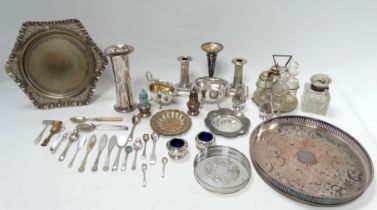 A quantity of 20th century plated wares - including a circular gallery tray, a pair of sauce