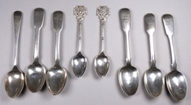 A pair of silver teaspoons - London 1827, John, Henry & Charles Lias, of fiddle pattern, together