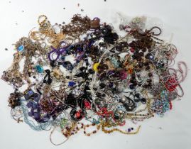 A quantity of costume jewellery