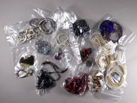 Twenty costume jewellery necklaces
