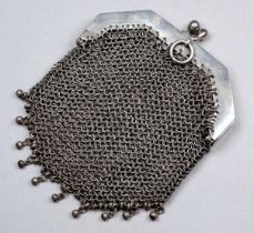 A Chinese silver chainmail purse - maker's mark HC for Hung Chung, height 9cm, weight 60g.