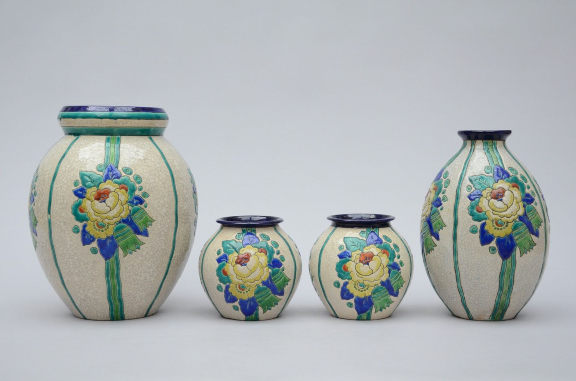 4 Art Deco vases in grËs keramis, Boch La LouviËre (D2366) (between 16 - 35cm)
