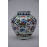 Chinese wucai vase 'flowers', 19th century (h26 dia25cm)