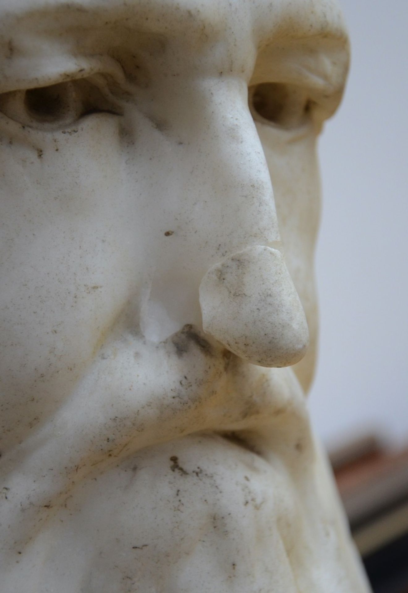 Jef Lambeaux: marble bust of Leopold II (69x58x32cm) (*) - Bild 5 aus 6