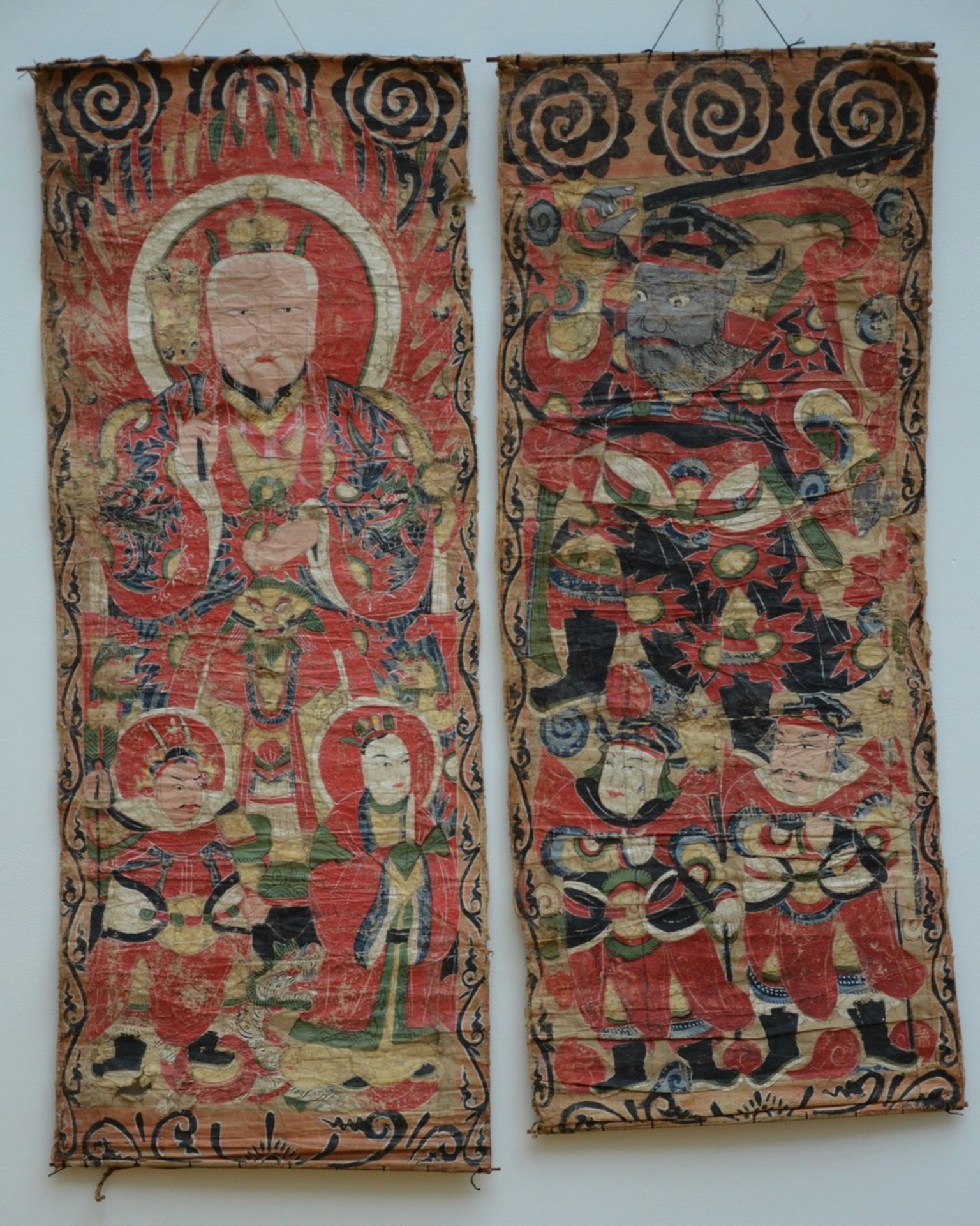 A pair of Chinese 'Yao' paintings (114x46cm) (*)