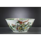 Large Chinese famille verte bowl 'warriors', 19th century (h16 dia 36 cm) (*)