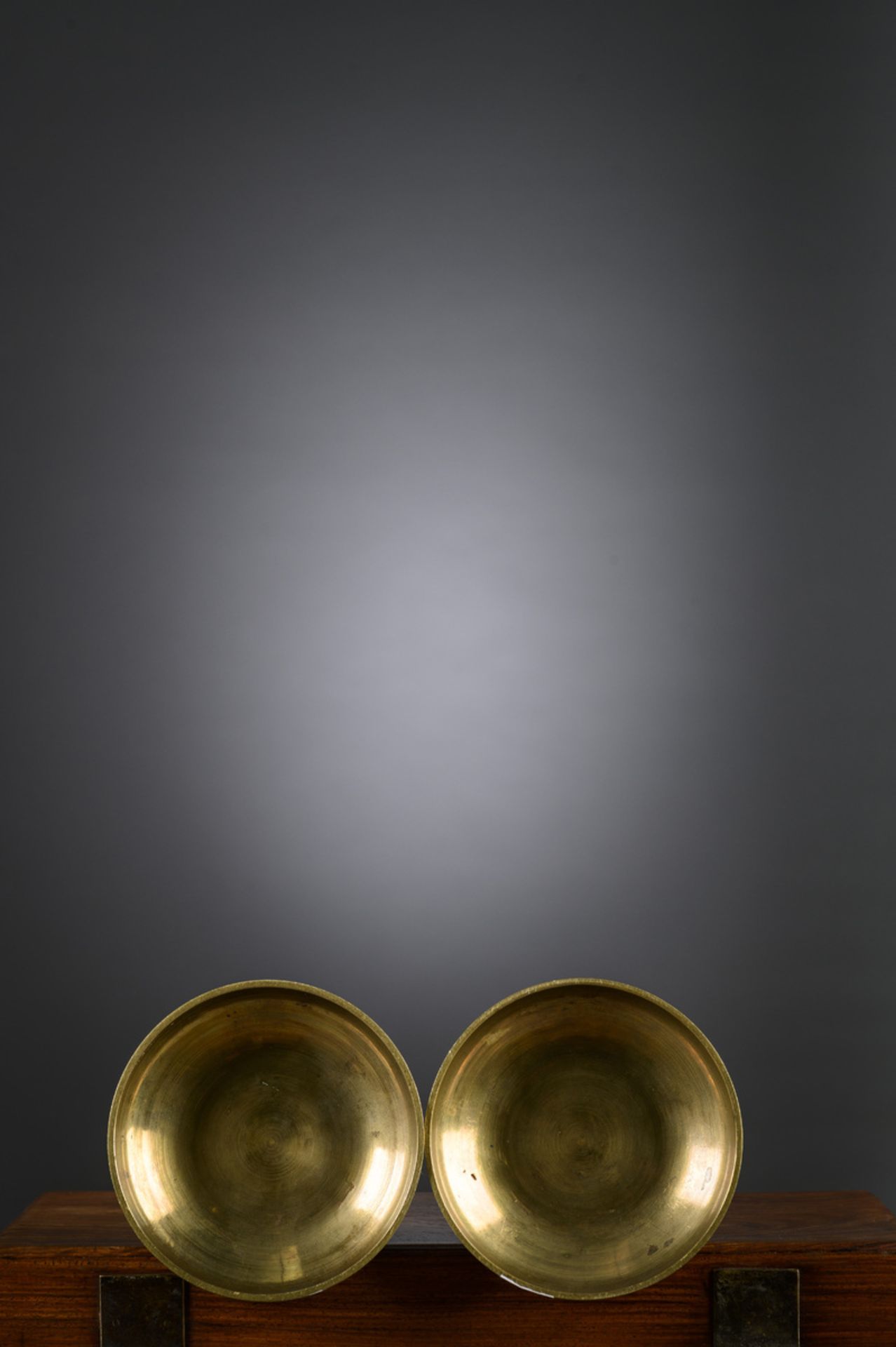 A pair of bronze Empire candlesticks 'Caryatids' (h33cm) - Image 4 of 4