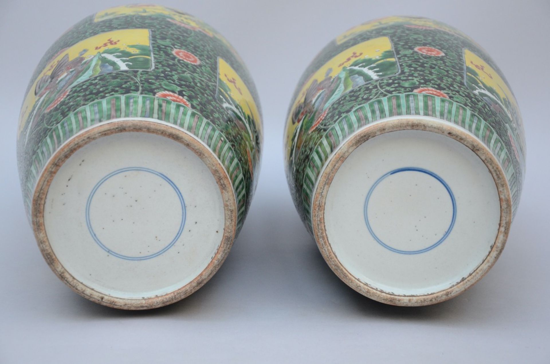 Pair of vases in Chinese famille verte porcelain 'mythical animals' (h51cm) - Bild 4 aus 4
