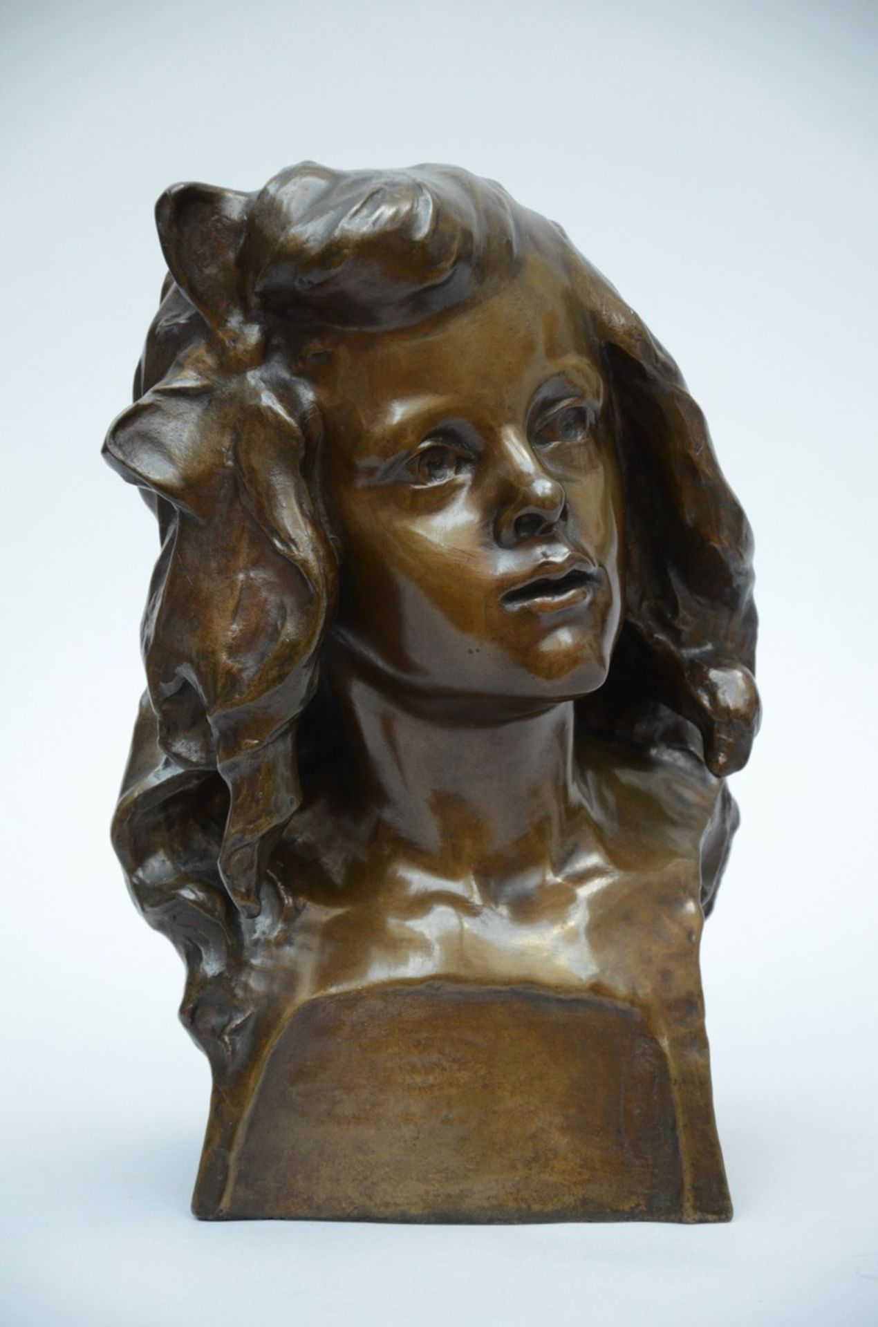 Mich: Bronze sculpture 'bust of a young girl' (h36cm)