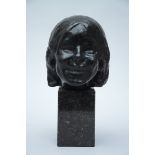 Rik Wouters (posthumous): a bronze statue 'head of a young girl' (bronze h20cm)