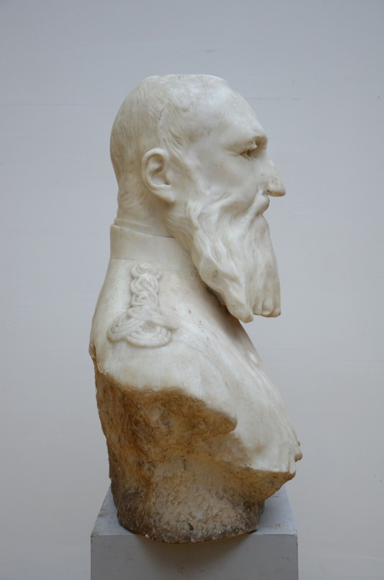 Jef Lambeaux: marble bust of Leopold II (69x58x32cm) (*) - Bild 2 aus 6