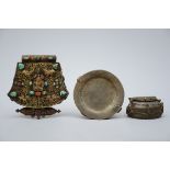 2 Tibetan Gaus and a bowl holder in engraved metal (5x23x24cm) (dia12cm) (dia14cm)
