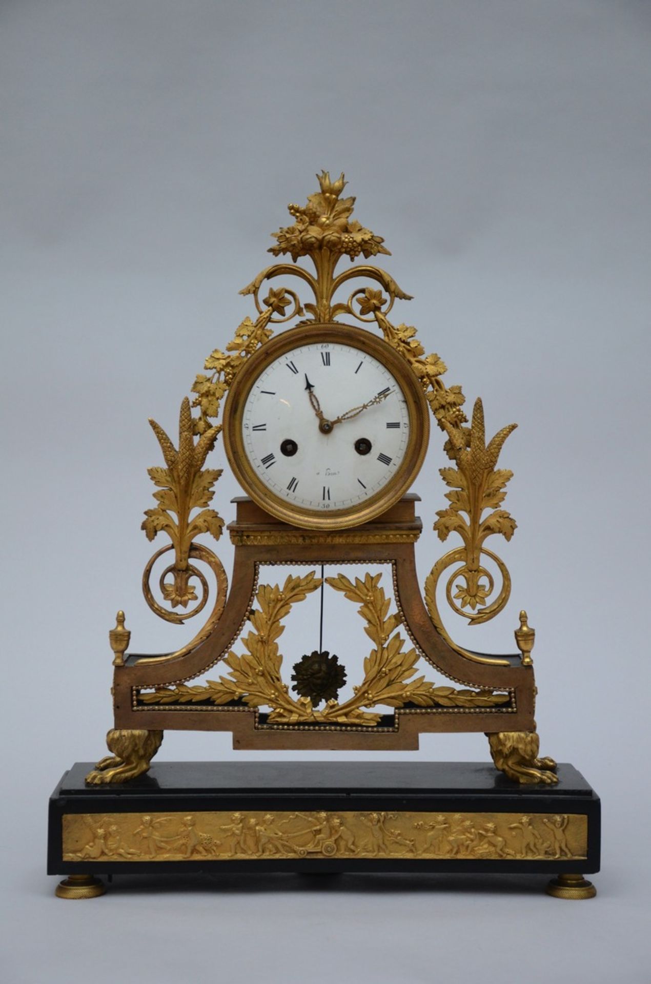 A gilt bronze Empire clock, model 'Deverberie' (57x43x12cm) (*)
