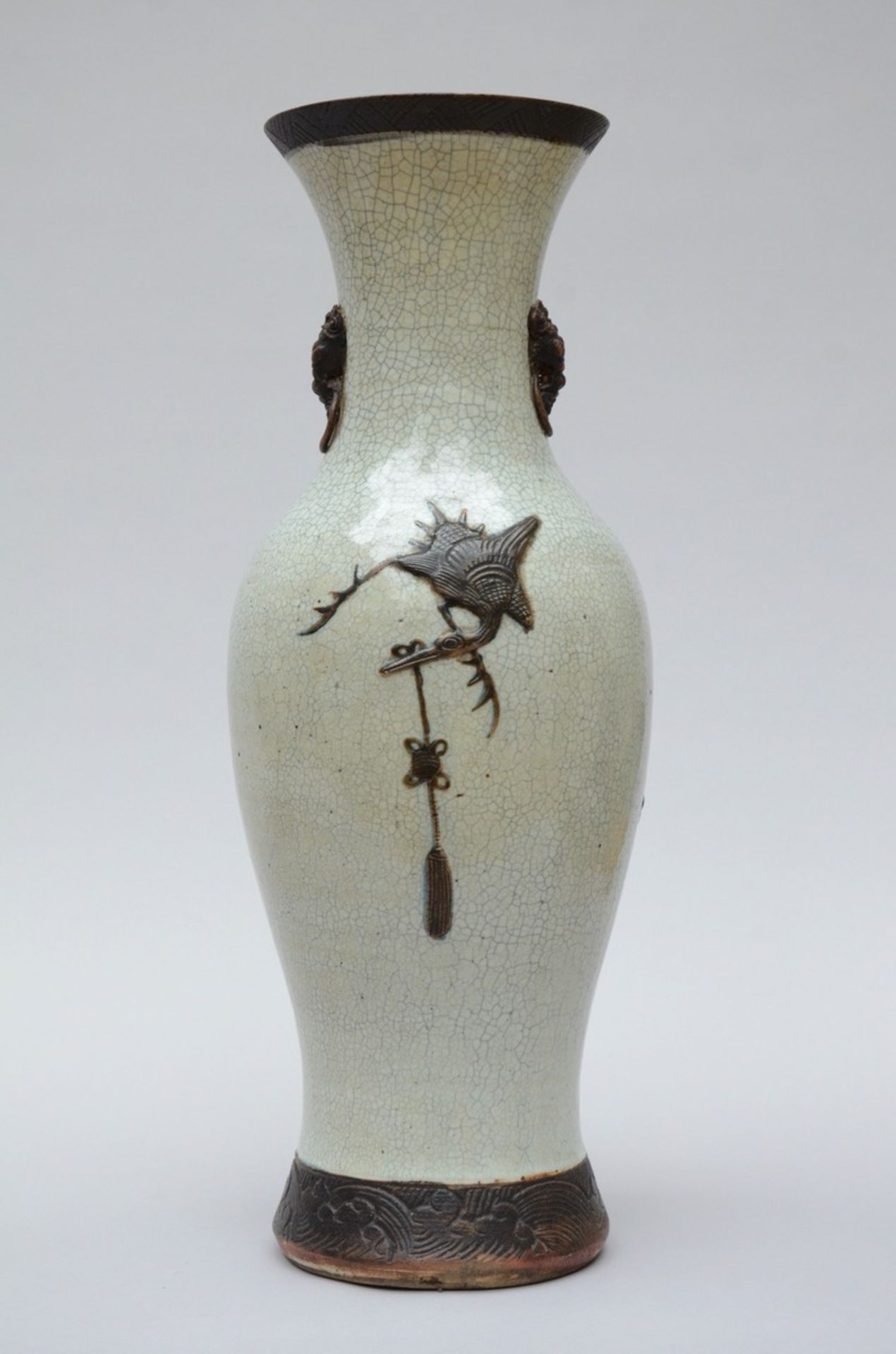 A Chinese Nankin vase 'dragons' (h63cm) - Bild 3 aus 5