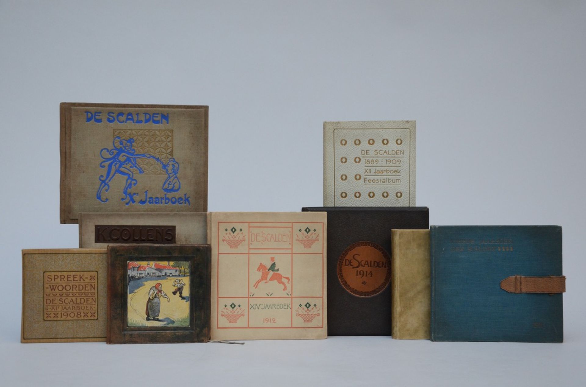 9 year books by De Scalden (from 16.5x17 to 21.5x26cm)