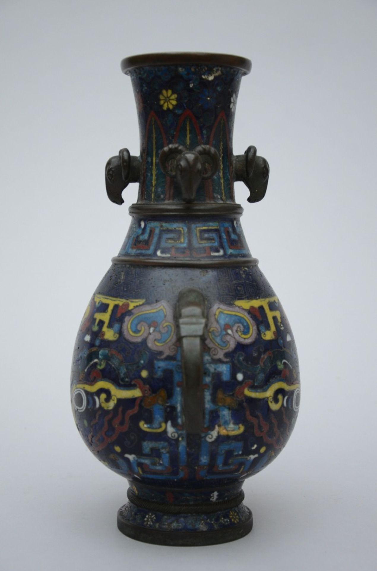 Chinese cloisonne vas 'archaic decoration' (h30cm) - Bild 2 aus 4