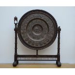 Monumental Indian screen in copper and sculpted wood (170x140cm) (*)