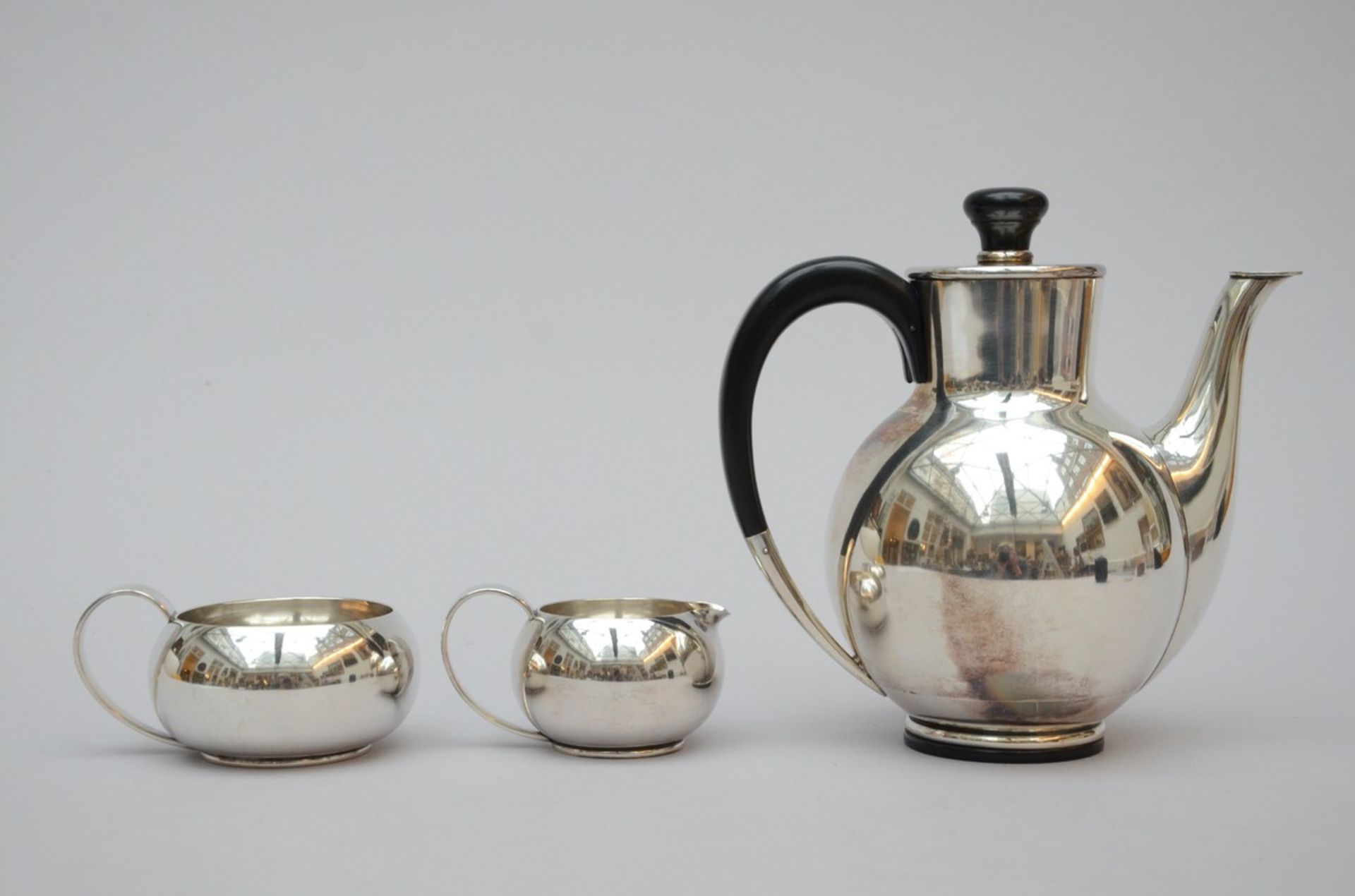 A three-piece Art Deco coffee set, Aarhus 925/1000 (h 5.5 to 20cm) - Image 3 of 4