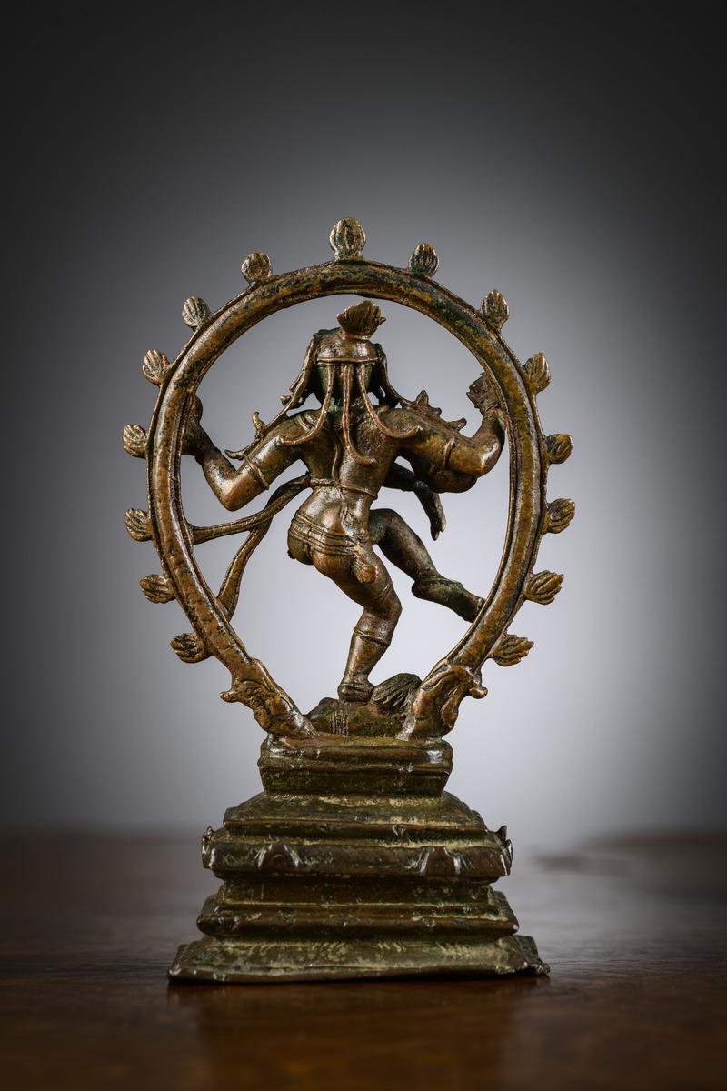 A rare Indian statue in bronze 'Shiva Nataraja', 15th-16th century (h 14.5 cm) - Image 5 of 7