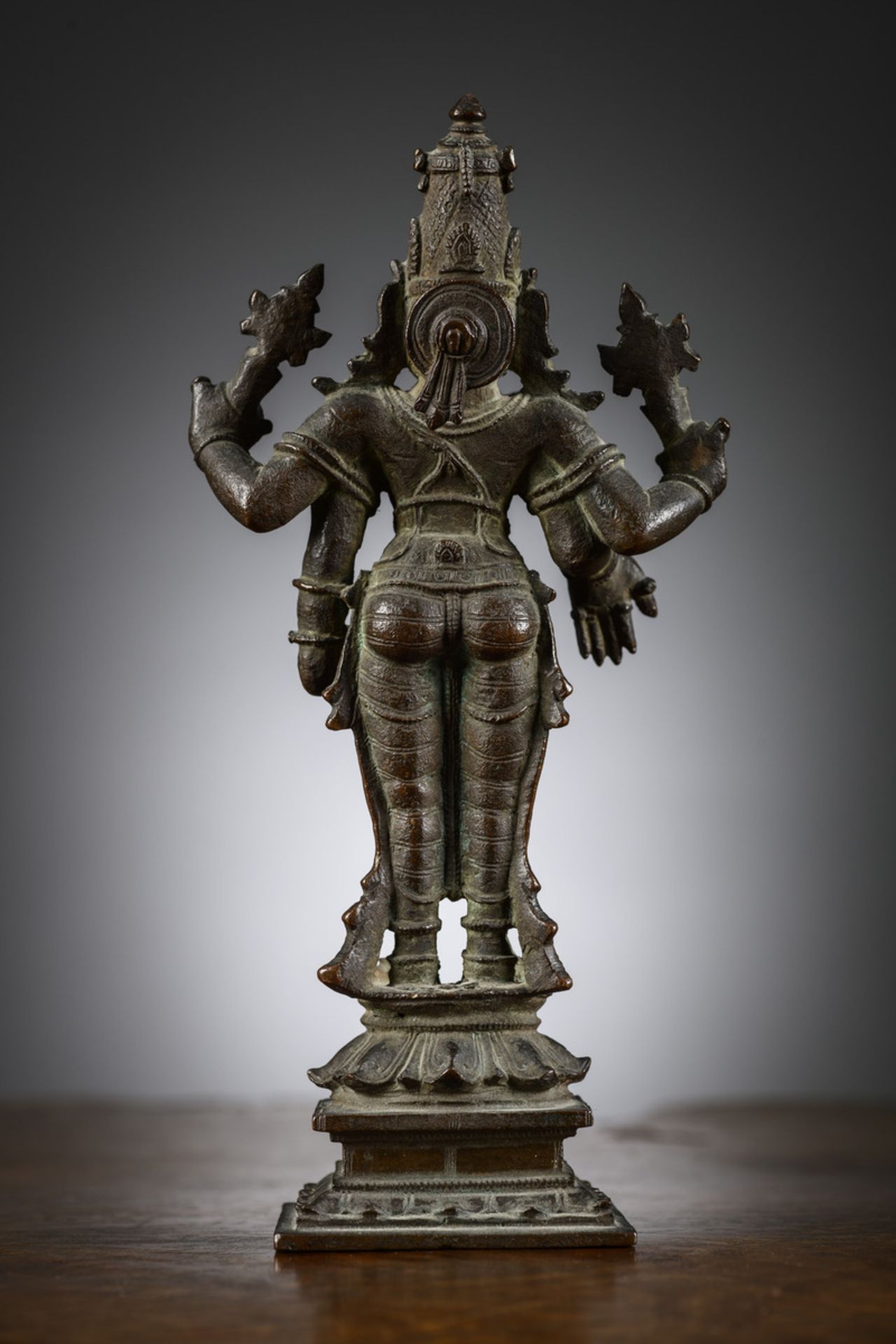 Indian statue in bronze 'Vishnu', 17th-18th century (h22.5cm) - Bild 3 aus 5