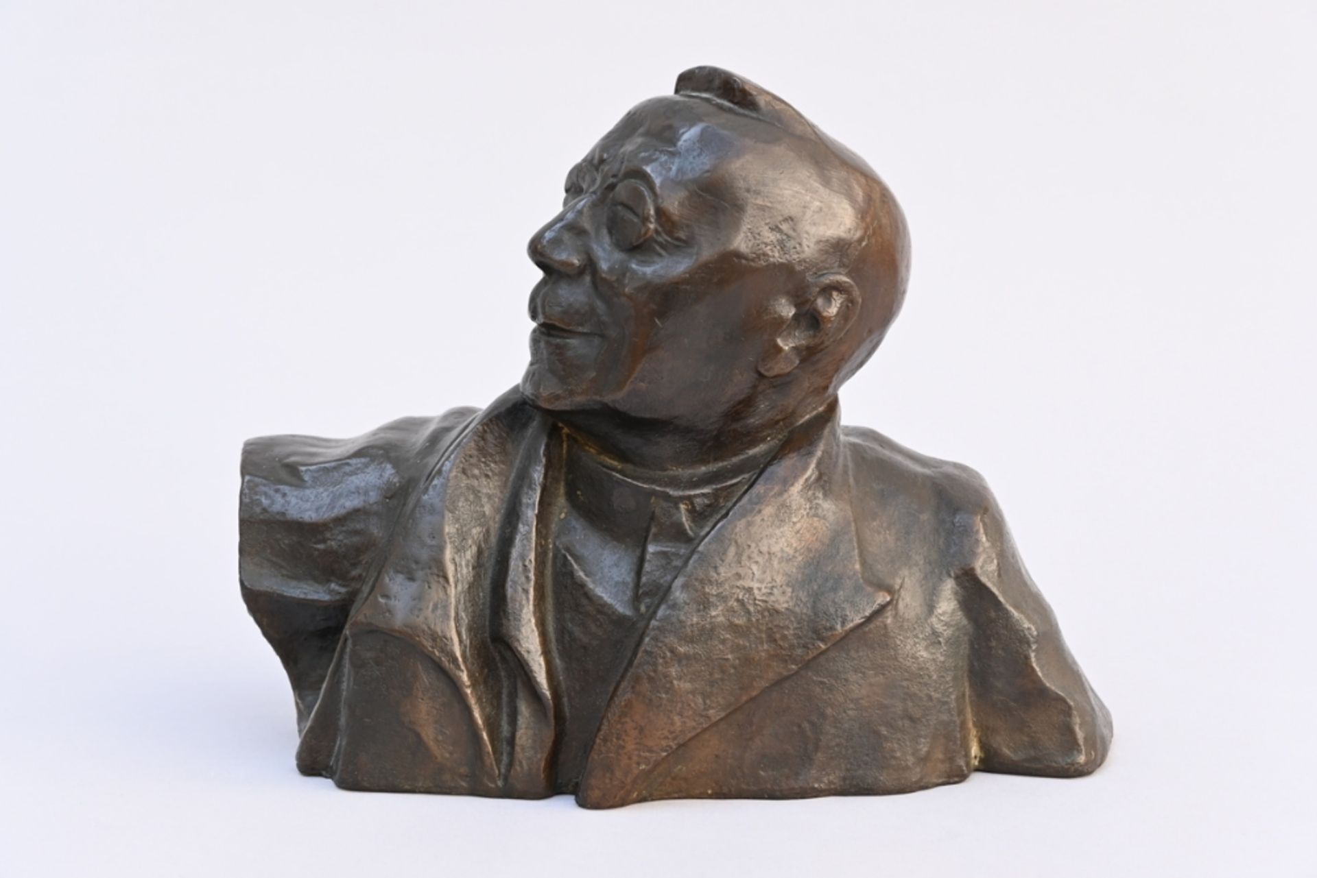 Jozef CantrÈ: bronze bust of Edward Anseele (24.5x32x16cm)