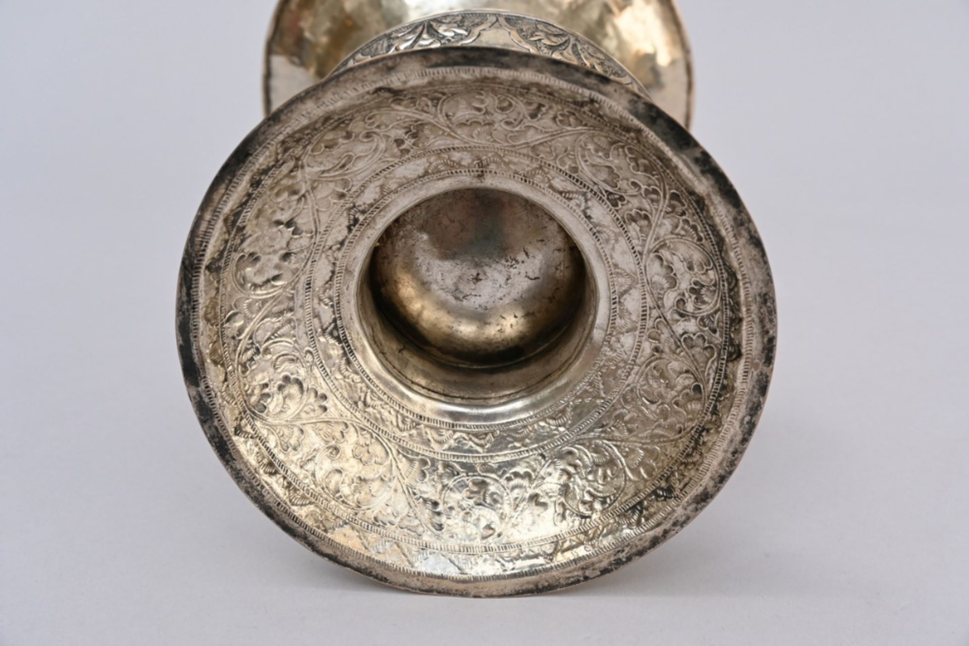 Arabic silver vase with floral decor 800/1000 (h23cm) - Image 3 of 4