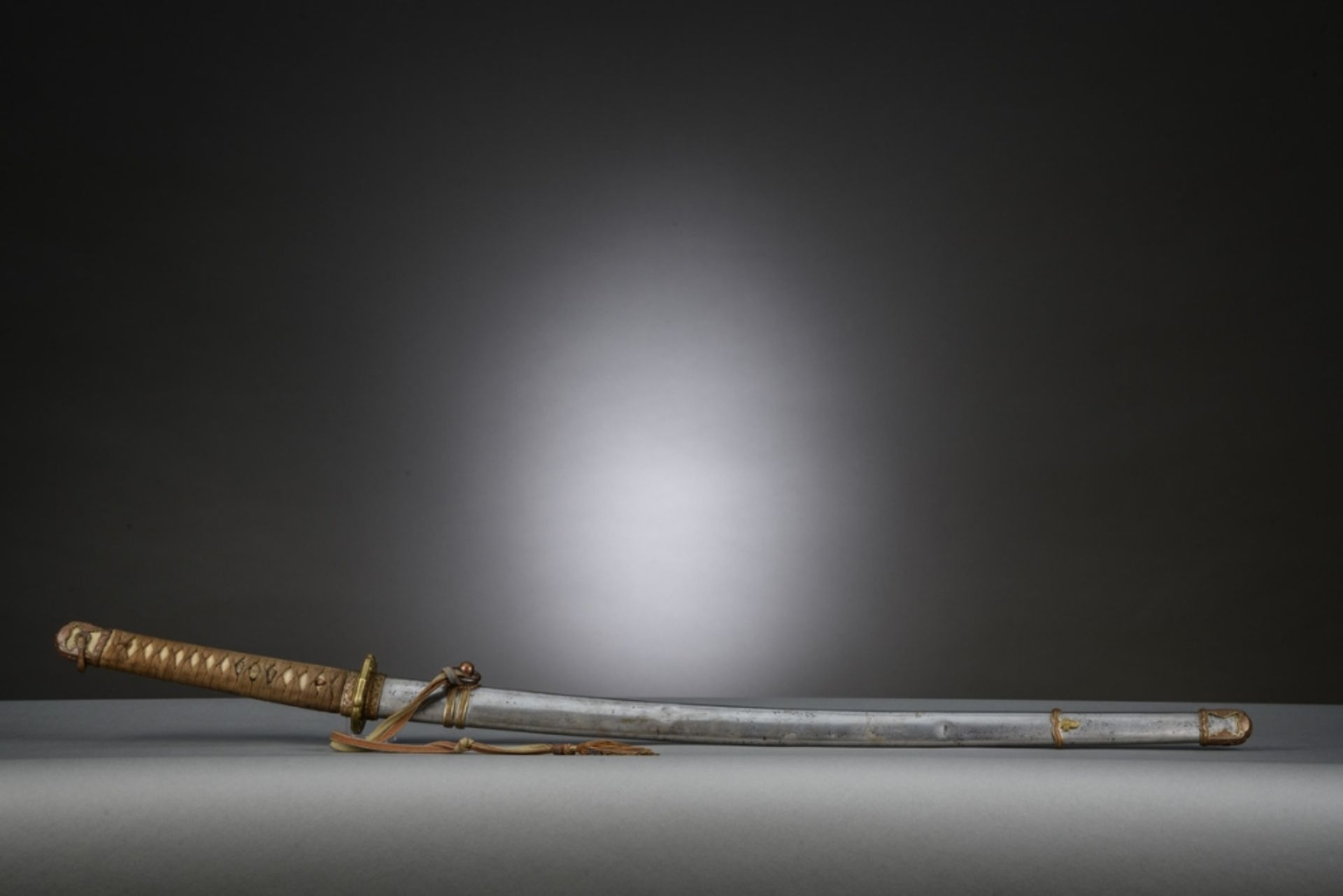 A Japanese katana, Second World War (length 101 cm)