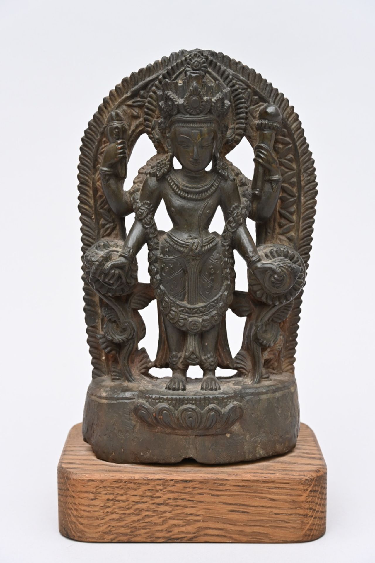 Nepalese sculpture in schist 'Vishnu', 18th - 19th century (22x12cm) - Bild 3 aus 6