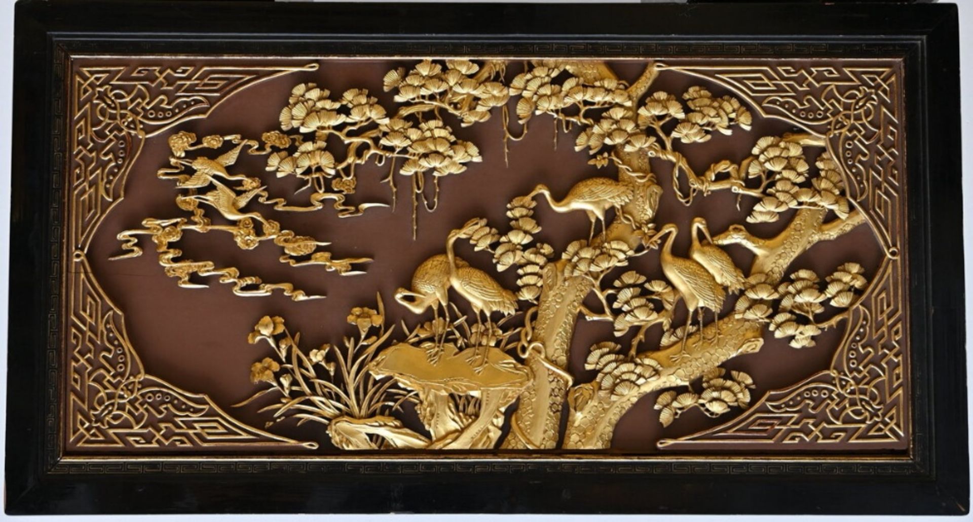 Desk with carved gilt Chinese panels (84x132x71cm) (*) - Image 2 of 5