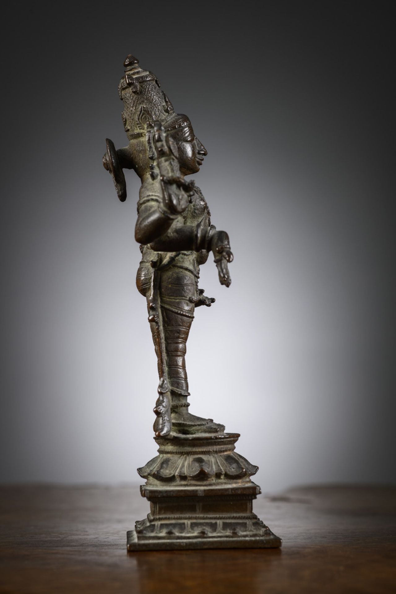 Indian statue in bronze 'Vishnu', 17th-18th century (h22.5cm) - Bild 2 aus 5