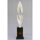 Gerard Holmens (1970): sculpture in carrara marble 'the image of silence' (h94cm) (total h137cm)