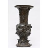 Japanese vase in bronze 'warriors', 19th century (h74cm) (*)