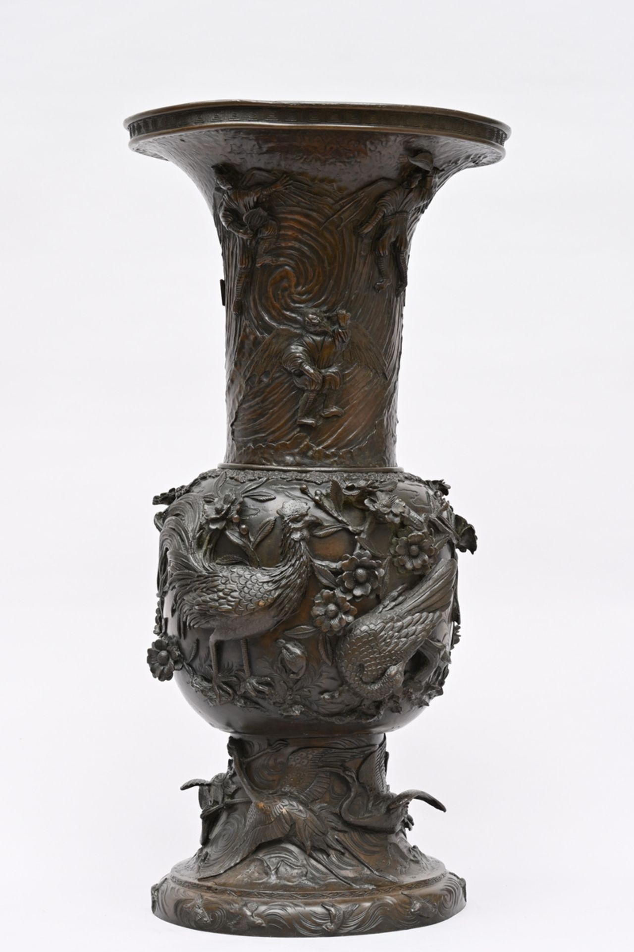 Japanese vase in bronze 'warriors', 19th century (h74cm) (*)