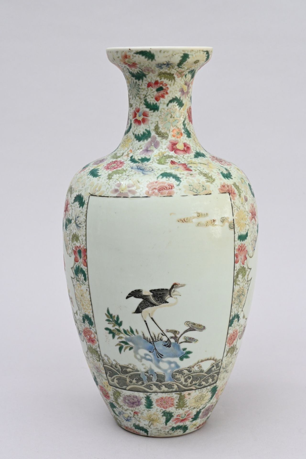 Chinese famille rose vase 'birds', Republic period (35cm) (*) - Bild 2 aus 5