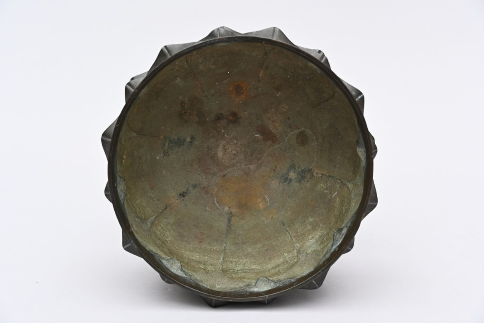 Oriental incense burner in the shape of a lotus flower, 19th century (h19 dia22cm) - Image 3 of 4