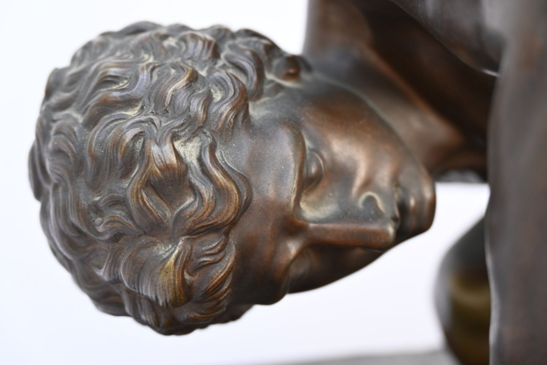 Neoclassical bronze sculpture 'wrestlers' (39x50x34cm) - Image 4 of 4