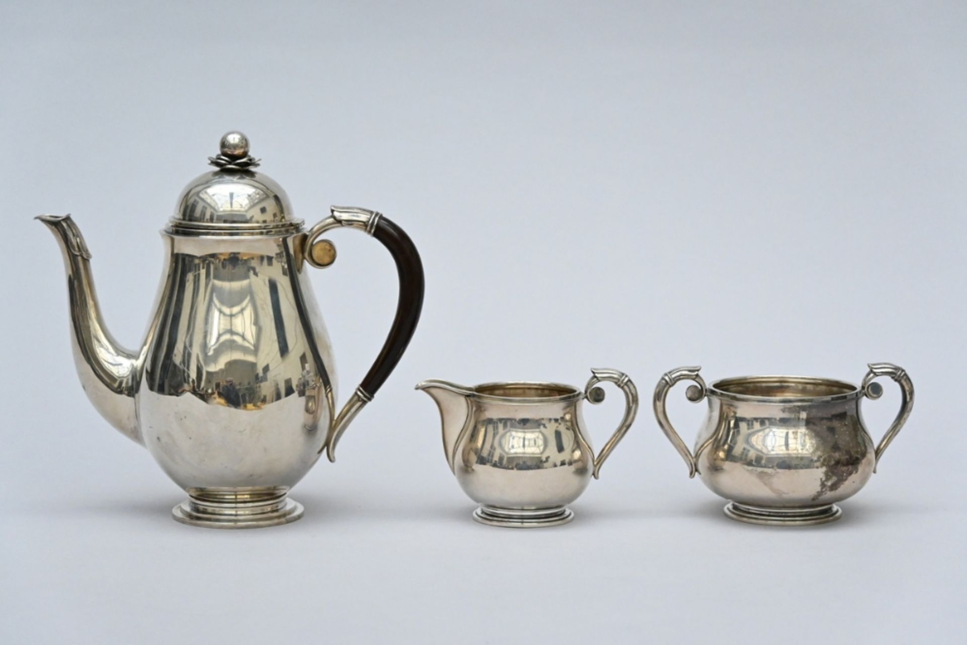 Three-piece coffee set in solid silver, J. Siggaard Copenhagen (h15cm) (weight 1510 grammes) - Image 2 of 4