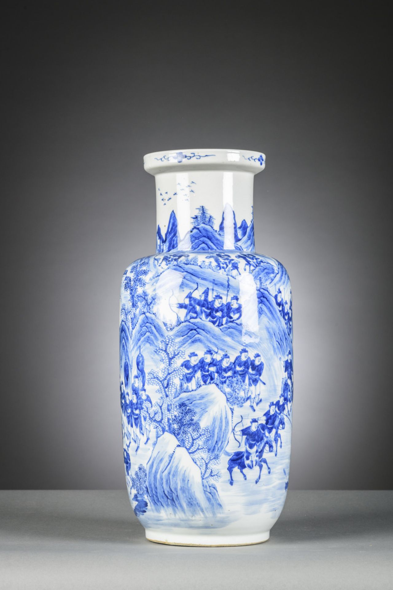 A Chinese blue and white rouleau vase 'the hunting party', 19th century (h40cm) - Image 2 of 6