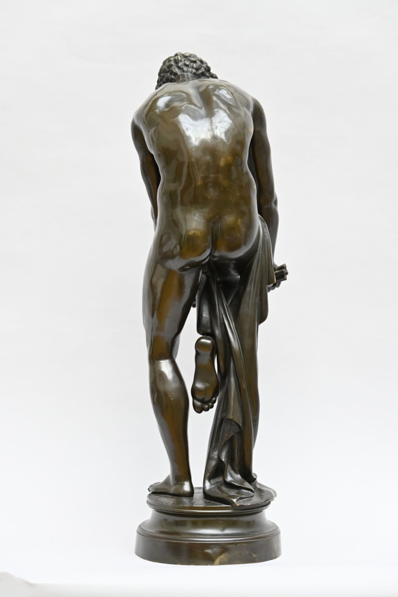 Louis-LÈopold Chambard: a large bronze sculpture 'le bucheron' (h88cm) (*) - Bild 3 aus 6