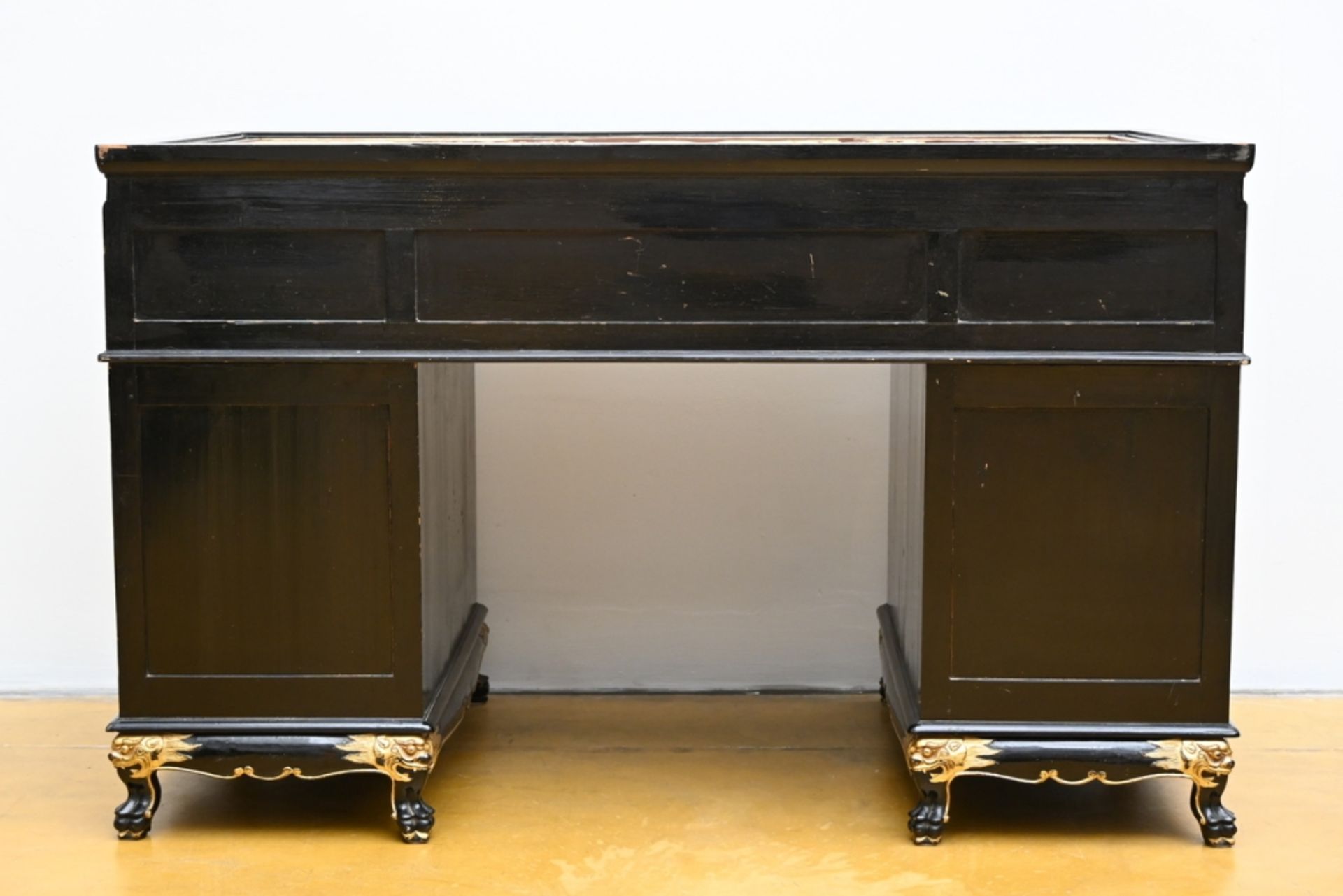 Desk with carved gilt Chinese panels (84x132x71cm) (*) - Bild 5 aus 5