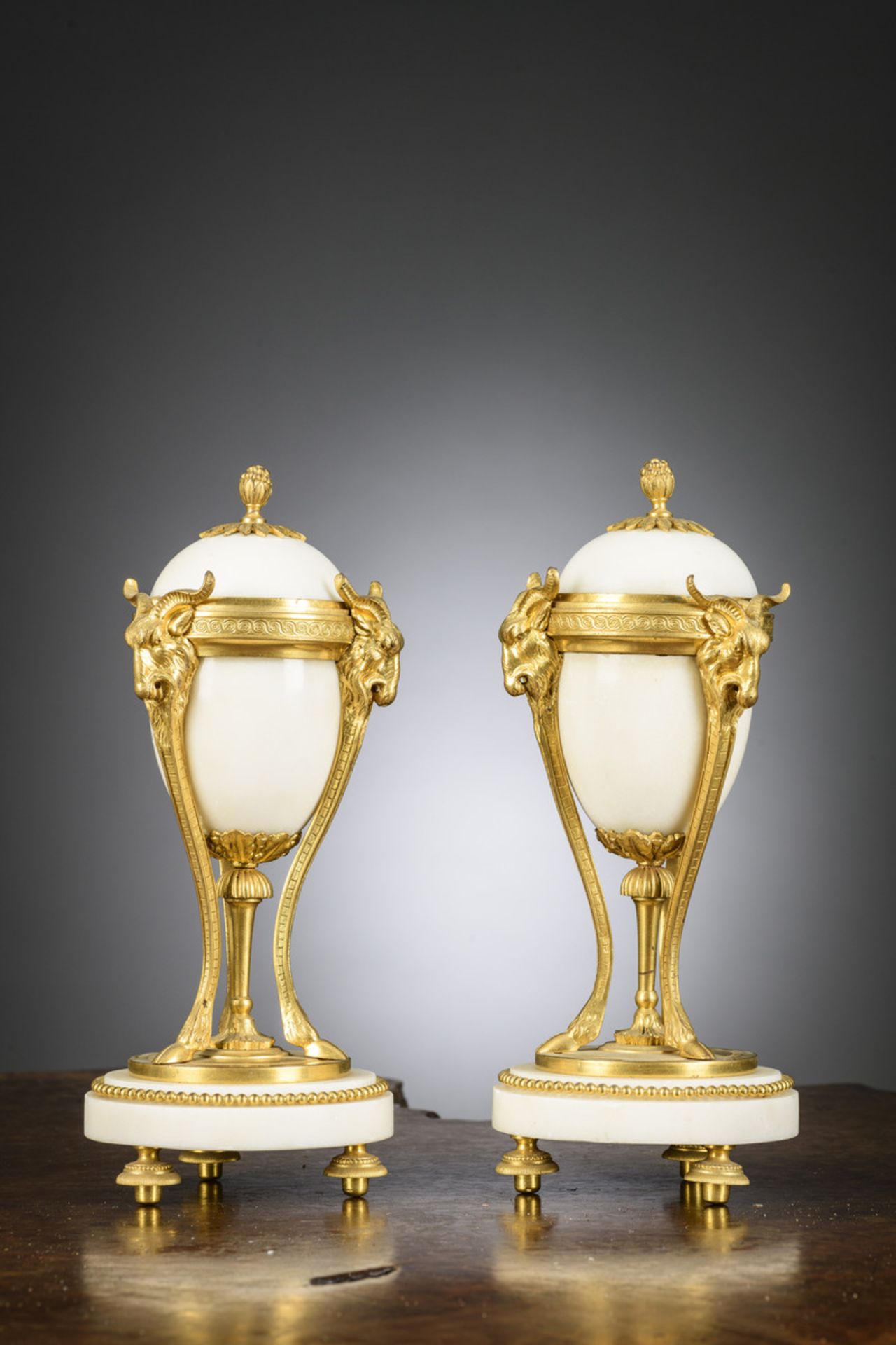 Pair of Louis XVI style marble and bronze cassolettes (h23cm)