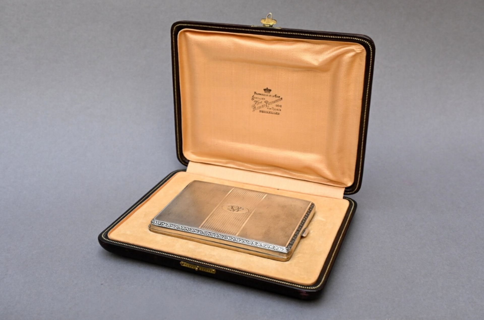 Silver cigarette case with engraving of King Albert I 'Souvenir du voyage Royal au Congo 1928' (