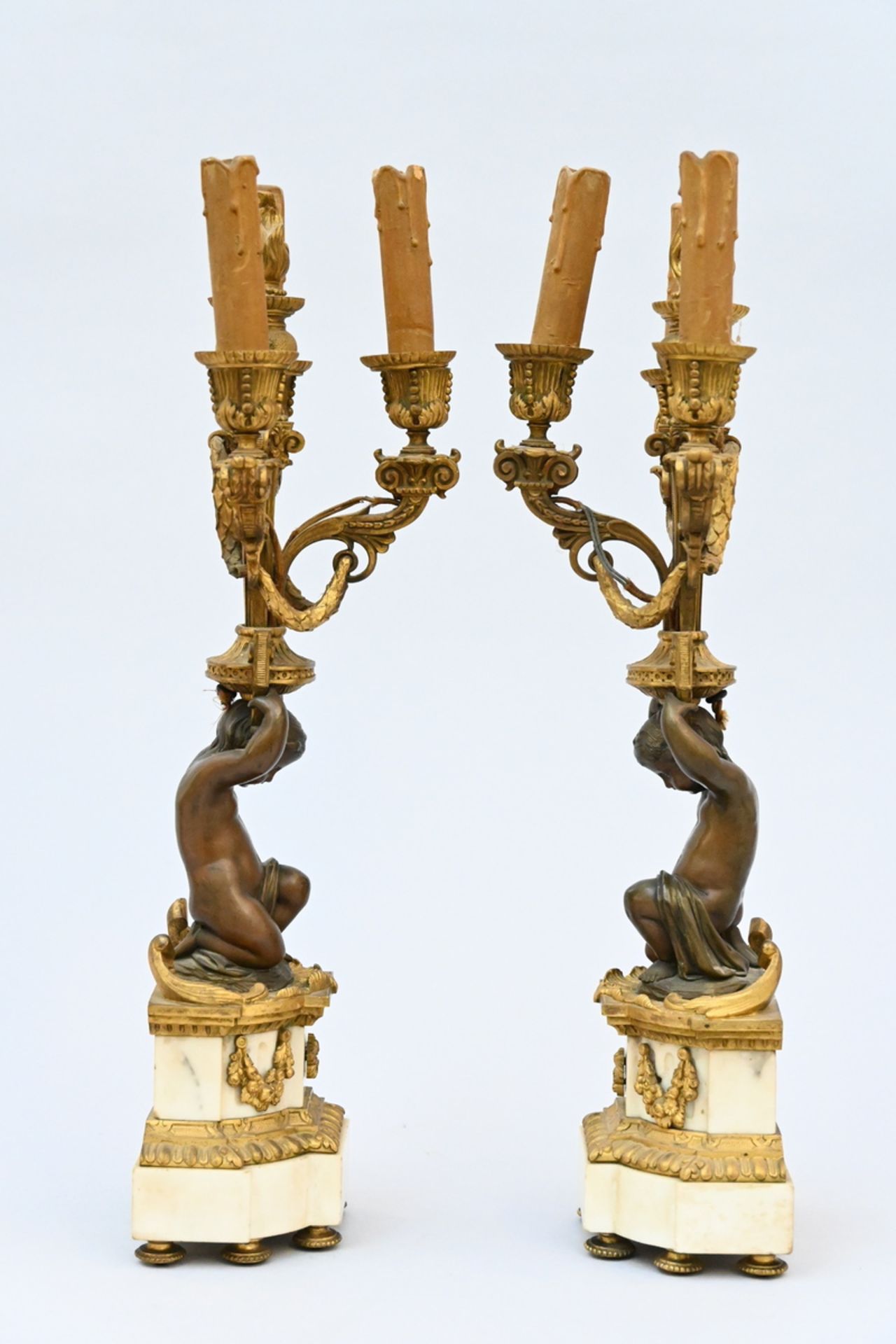 A pair of Napoleon III candlesticks in bronze and marble (h53cm) - Bild 3 aus 4