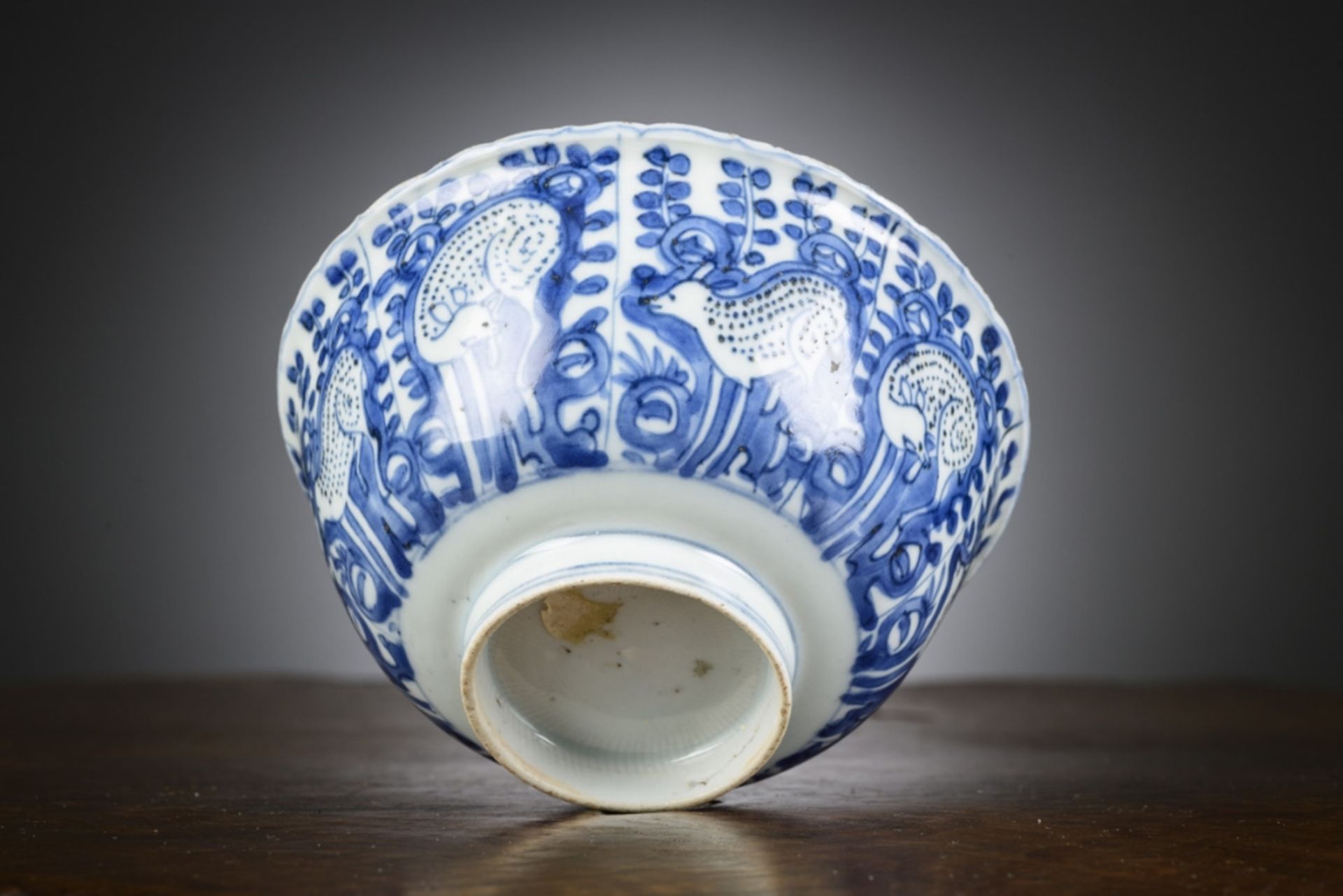 Bowl in Chinese Kraak porcelain 'deer', late Ming dynasty (h7.50xdia15cm) - Image 3 of 4