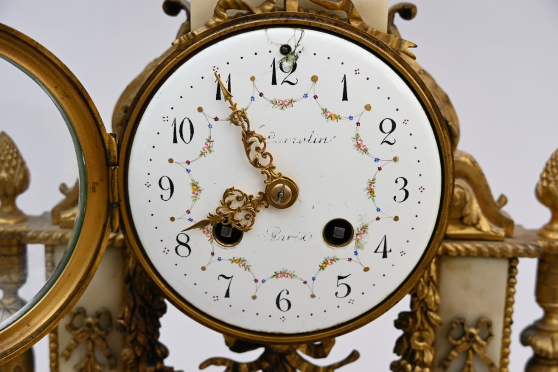 Louis XVI style clockset in marble and bronze, Carcelin ‡ Paris (42x28x12cm) (26cm) - Image 3 of 4